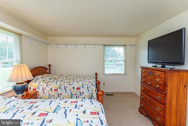 2 HERON ISLE CT, Ocean Pines, MD 21811