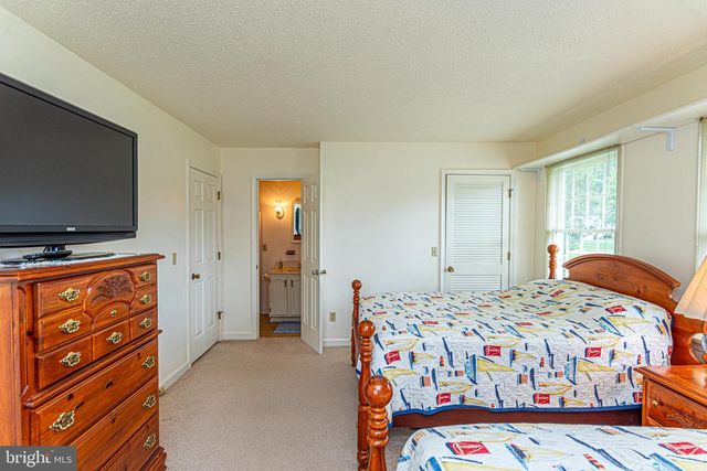 2 HERON ISLE CT, Ocean Pines, MD 21811