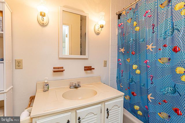 2 HERON ISLE CT, Ocean Pines, MD 21811
