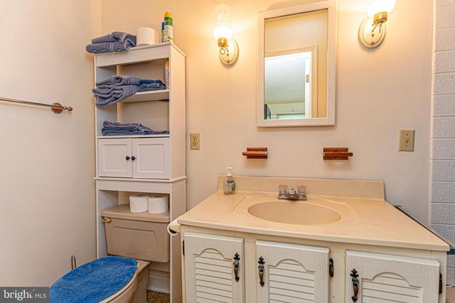 2 HERON ISLE CT, Ocean Pines, MD 21811
