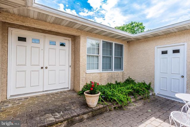 2 HERON ISLE CT, Ocean Pines, MD 21811