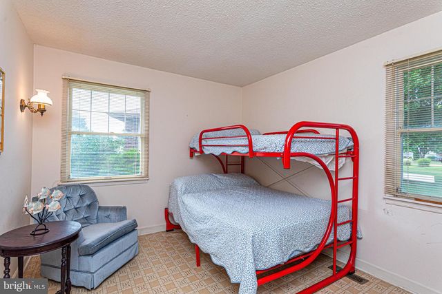 2 HERON ISLE CT, Ocean Pines, MD 21811