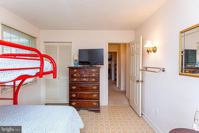 2 HERON ISLE CT, Ocean Pines, MD 21811