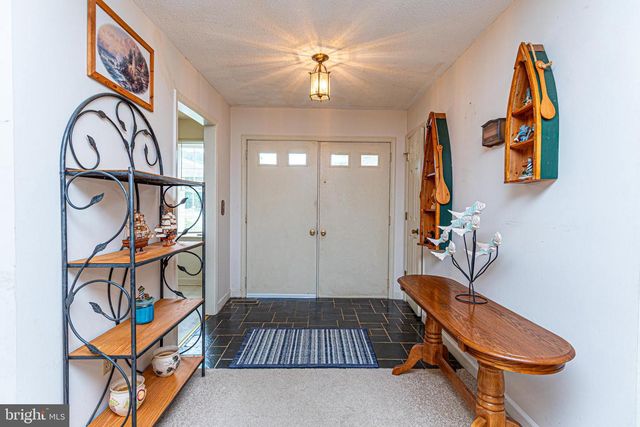 2 HERON ISLE CT, Ocean Pines, MD 21811