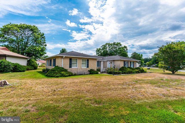 2 HERON ISLE CT, Ocean Pines, MD 21811