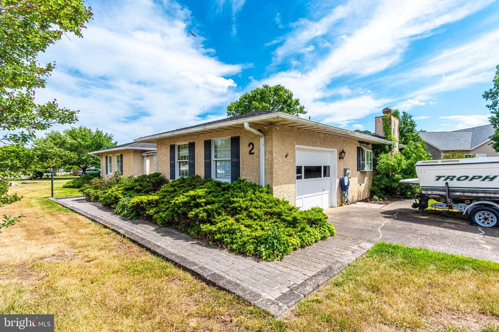 2 HERON ISLE CT, Ocean Pines, MD 21811