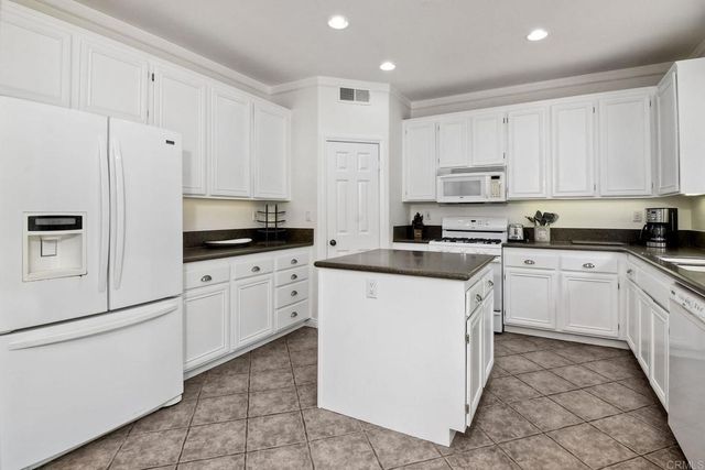 6057 Paseo Carreta, Carlsbad, CA 92009