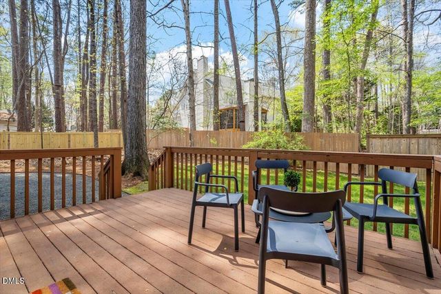 203 Cobblestone Drive, Chapel Hill, NC 27516