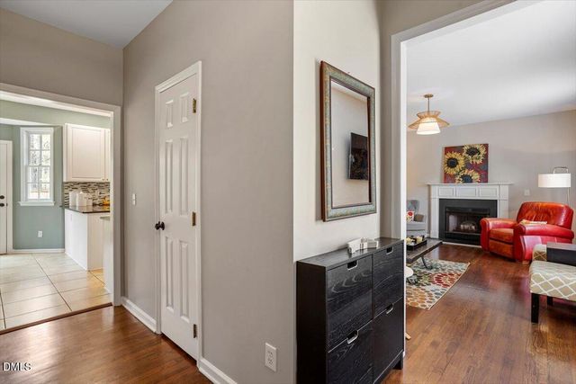 203 Cobblestone Drive, Chapel Hill, NC 27516