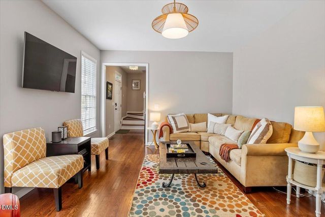 203 Cobblestone Drive, Chapel Hill, NC 27516