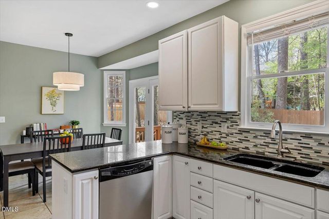 203 Cobblestone Drive, Chapel Hill, NC 27516