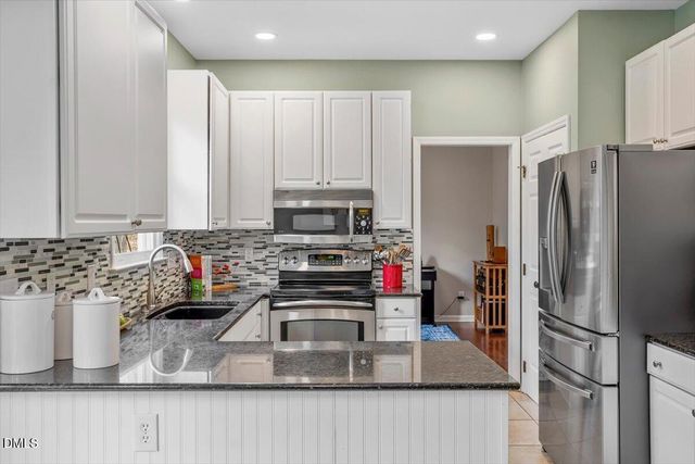 203 Cobblestone Drive, Chapel Hill, NC 27516