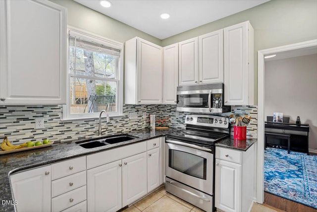 203 Cobblestone Drive, Chapel Hill, NC 27516