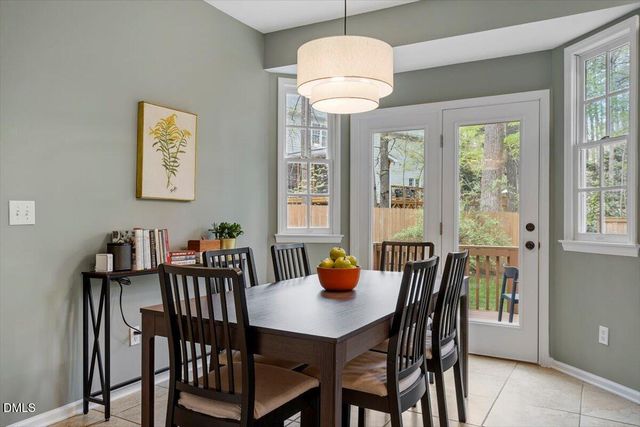 203 Cobblestone Drive, Chapel Hill, NC 27516