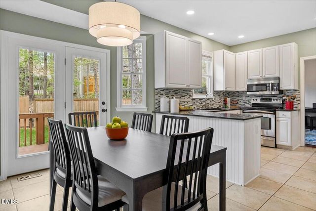 203 Cobblestone Drive, Chapel Hill, NC 27516