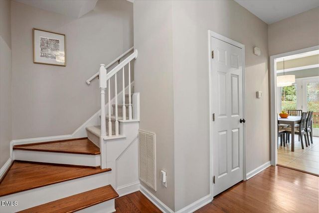 203 Cobblestone Drive, Chapel Hill, NC 27516