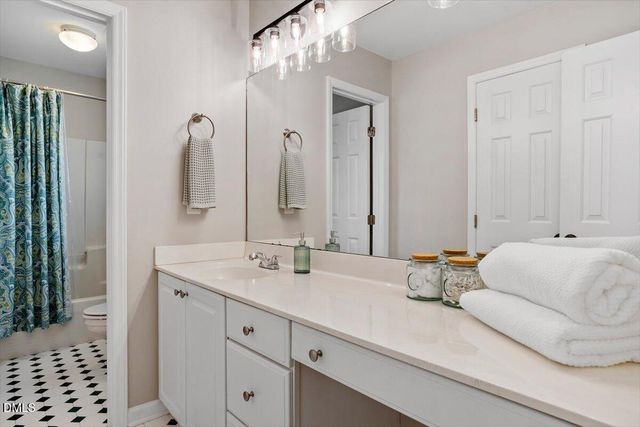 203 Cobblestone Drive, Chapel Hill, NC 27516