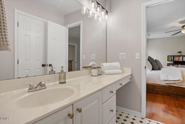 203 Cobblestone Drive, Chapel Hill, NC 27516