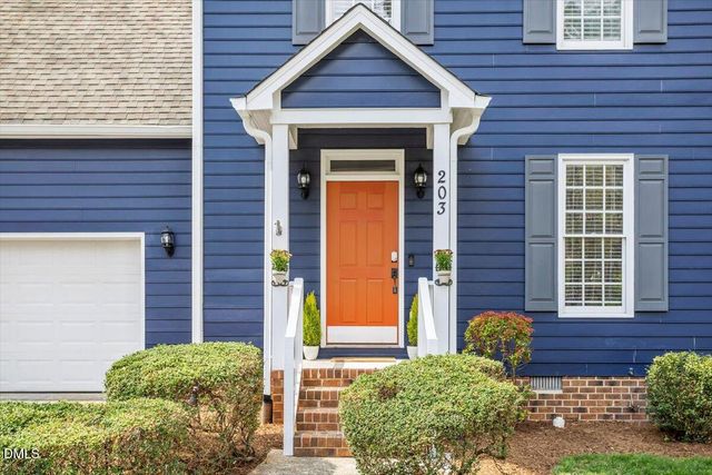 203 Cobblestone Drive, Chapel Hill, NC 27516