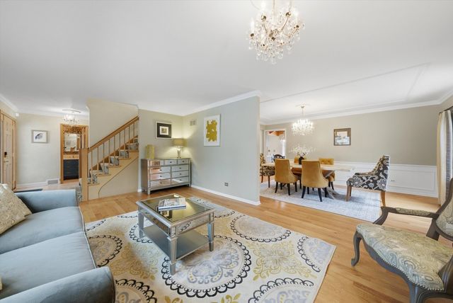 320 W Russell Street, Barrington, IL 60010