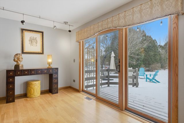 320 W Russell Street, Barrington, IL 60010