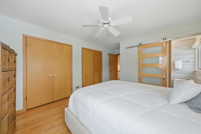 320 W Russell Street, Barrington, IL 60010