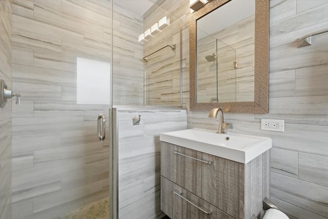 320 W Russell Street, Barrington, IL 60010