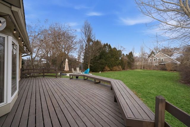 320 W Russell Street, Barrington, IL 60010