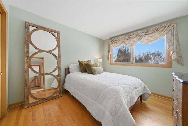 320 W Russell Street, Barrington, IL 60010