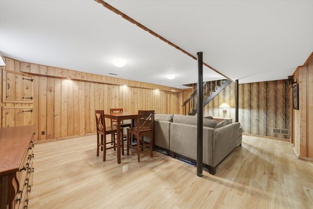 320 W Russell Street, Barrington, IL 60010