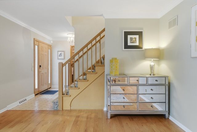 320 W Russell Street, Barrington, IL 60010