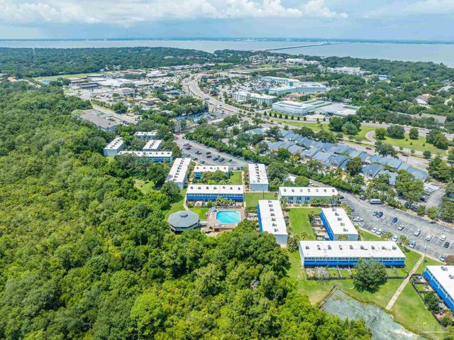 201 Pensacola Beach Rd C8, Gulf Breeze, FL 32561