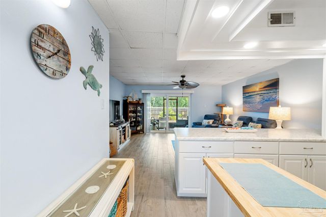 201 Pensacola Beach Rd C8, Gulf Breeze, FL 32561