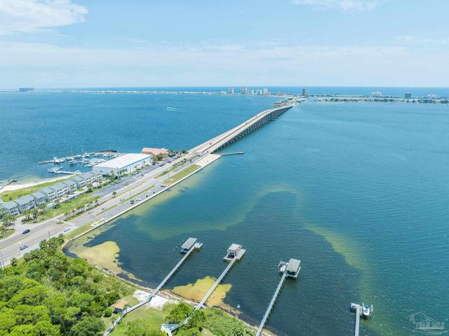 201 Pensacola Beach Rd C8, Gulf Breeze, FL 32561