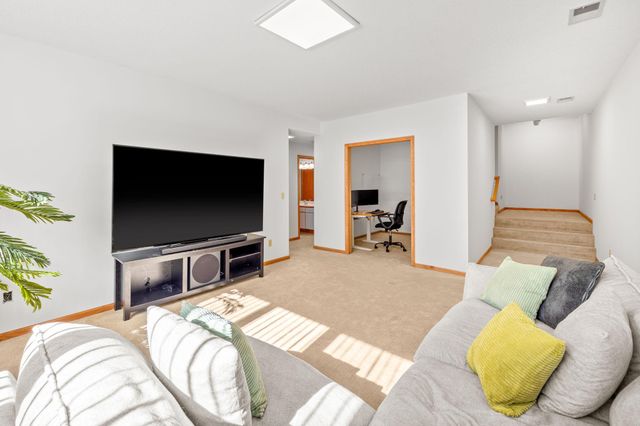 6263 Sequoia Circle, Eden Prairie, MN 55346