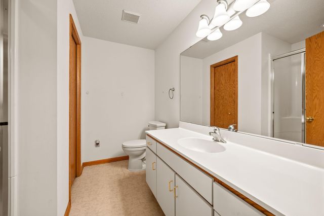 6263 Sequoia Circle, Eden Prairie, MN 55346