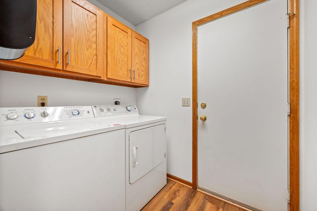 6263 Sequoia Circle, Eden Prairie, MN 55346
