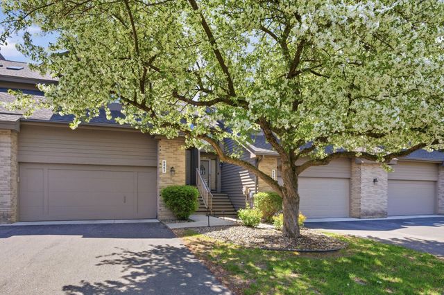 6263 Sequoia Circle, Eden Prairie, MN 55346