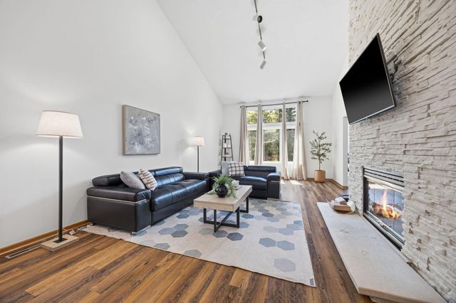 6263 Sequoia Circle, Eden Prairie, MN 55346