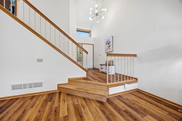 6263 Sequoia Circle, Eden Prairie, MN 55346