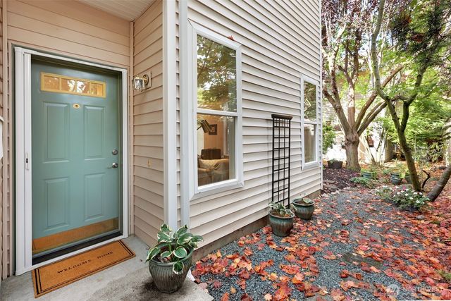 8828 238th Street SW #B4, Edmonds, WA 98026