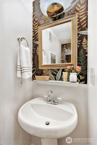 8828 238th Street SW #B4, Edmonds, WA 98026