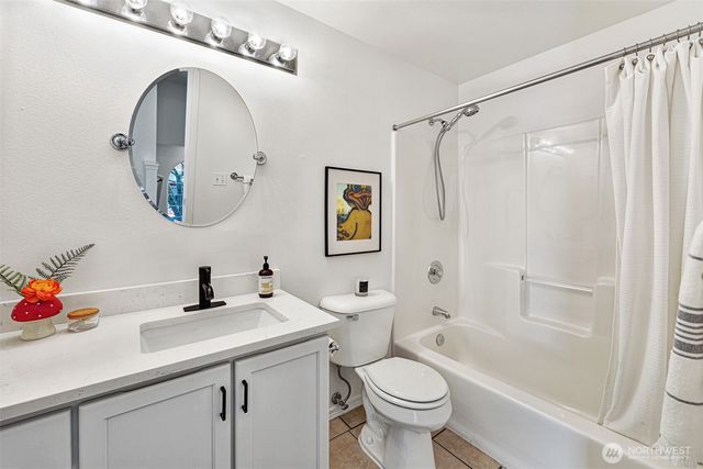 8828 238th Street SW #B4, Edmonds, WA 98026