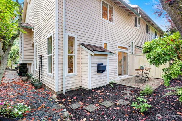 8828 238th Street SW #B4, Edmonds, WA 98026