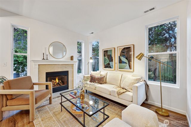 8828 238th Street SW #B4, Edmonds, WA 98026