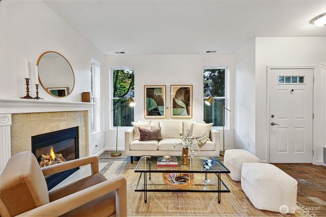 8828 238th Street SW #B4, Edmonds, WA 98026