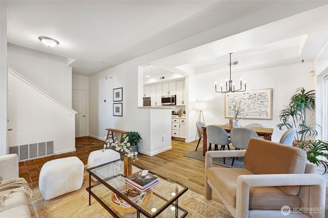 8828 238th Street SW #B4, Edmonds, WA 98026