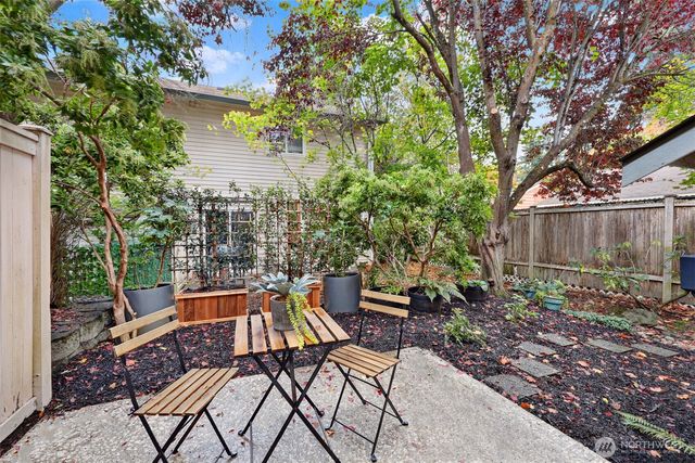 8828 238th Street SW #B4, Edmonds, WA 98026