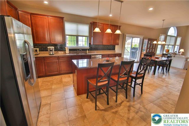 1028 Kingston Lane, Upper Macungie Twp, PA 18031