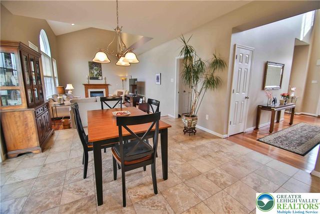 1028 Kingston Lane, Upper Macungie Twp, PA 18031